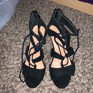 Criss cross strappy heel